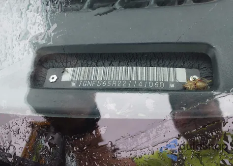 2002 Chevrolet Express G1500 from USA, damaged, VIN 1GNFG65R221141060